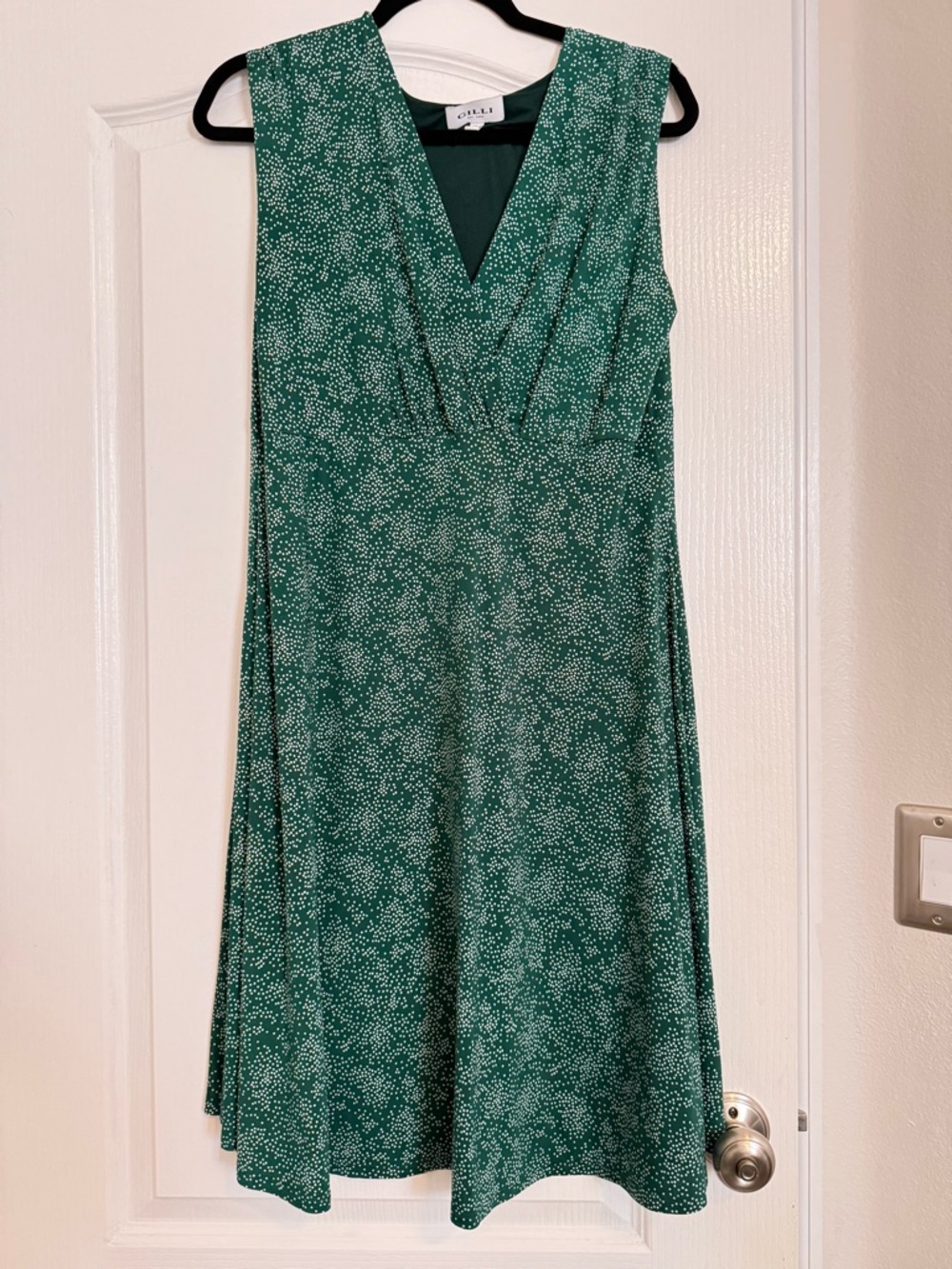 Gilli Green Sleeveless V-Neck Dress with White Print